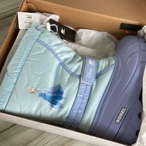 NWT Disney x Sorel  frozen 2 youth snow boots